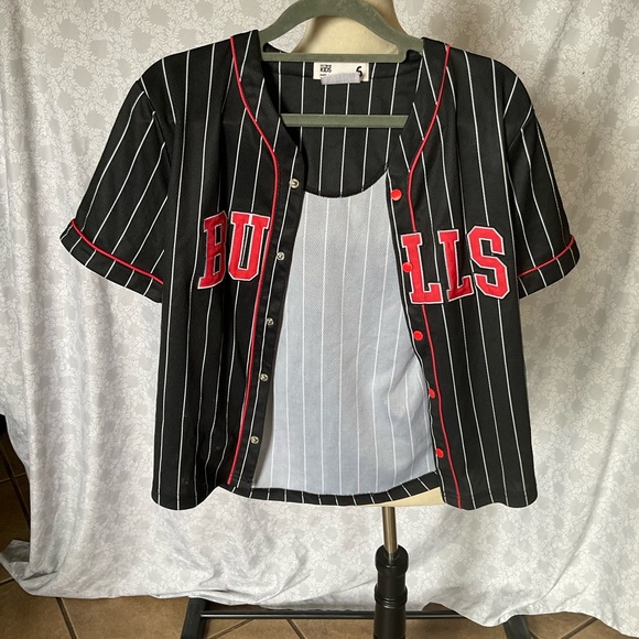 NBA Bulls Kids Black and White Pinstripe Jersey - Picture 2 of 4